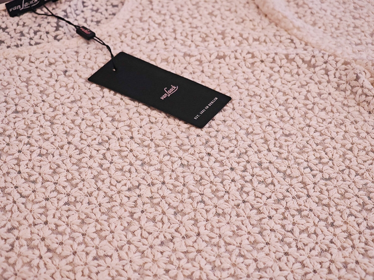 Ein Bild von einem Oberteil der Marke Van Laack